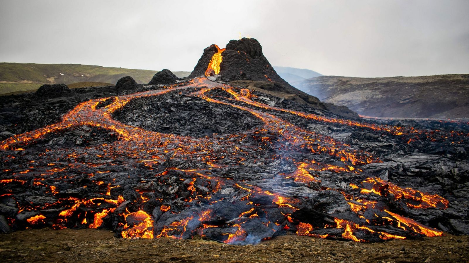 Confira a paisagem recheada de vulcões da Islândia em nova